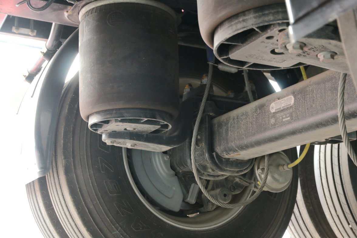 Kales curtain side trailer equipped with air suspension ready for export.