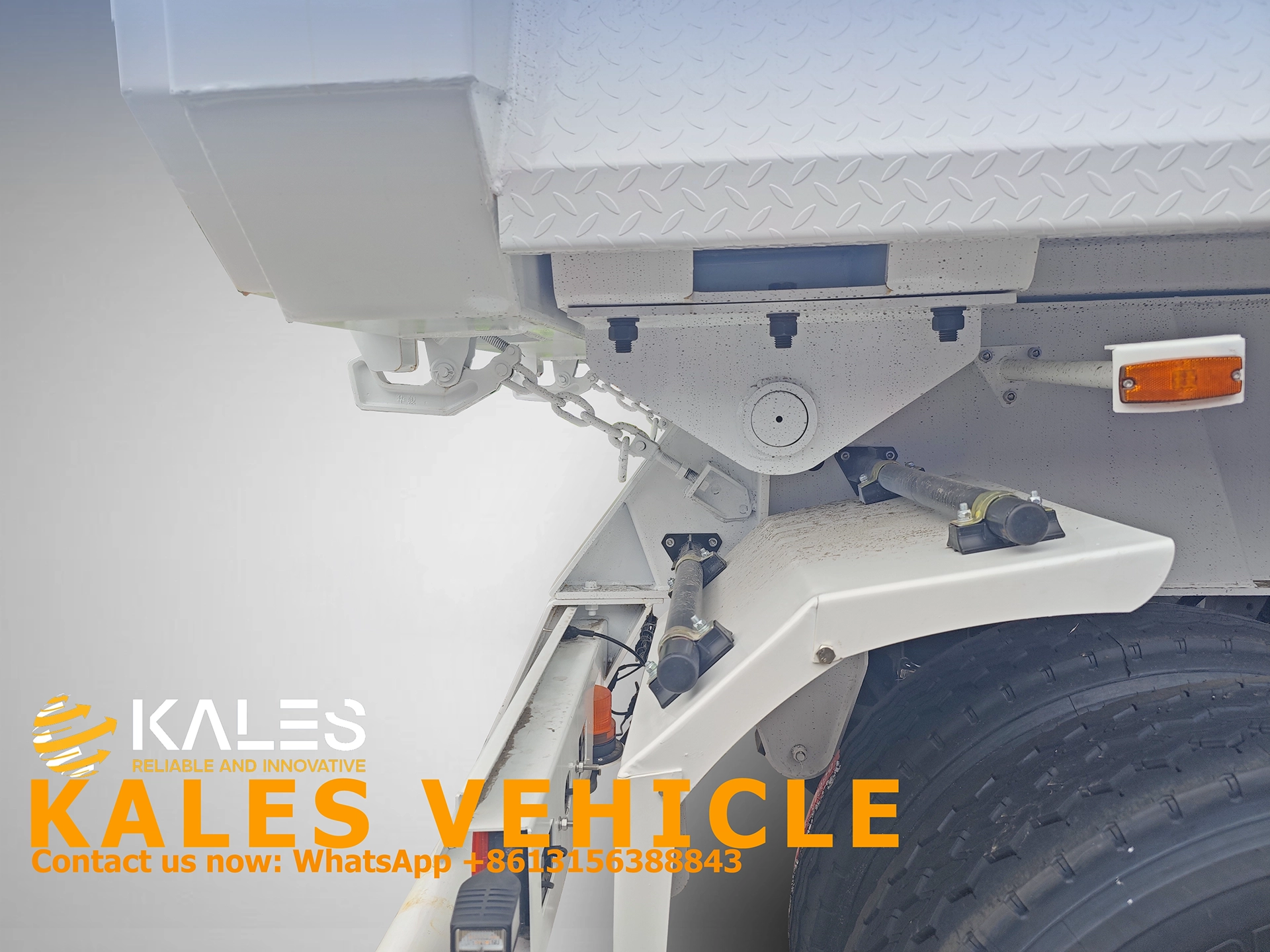 Reinforced rear tipping hinge detail on Kales Vehicle 60 ton U-shape dump trailer.
