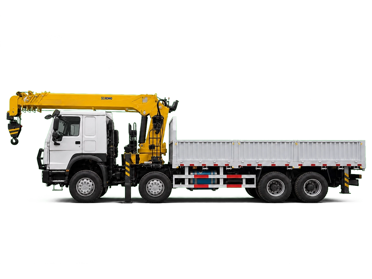 HOWO 371 8×4 Truck Mounted Crane with XCMG 360 kN·m Straight Boom — For Sale in Africa | SINOTRUK Crane Truck for Heavy Lifting & Transport